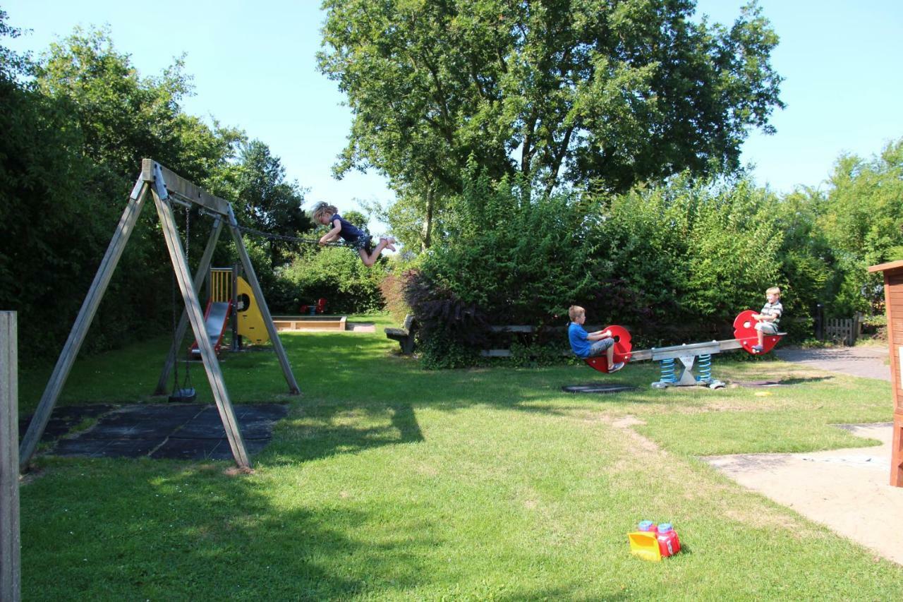 Bungalows - Bungalowpark Mooyeveld - Uniek Gelegen In De Duinen! Egmond-Binnen Exteriör bild